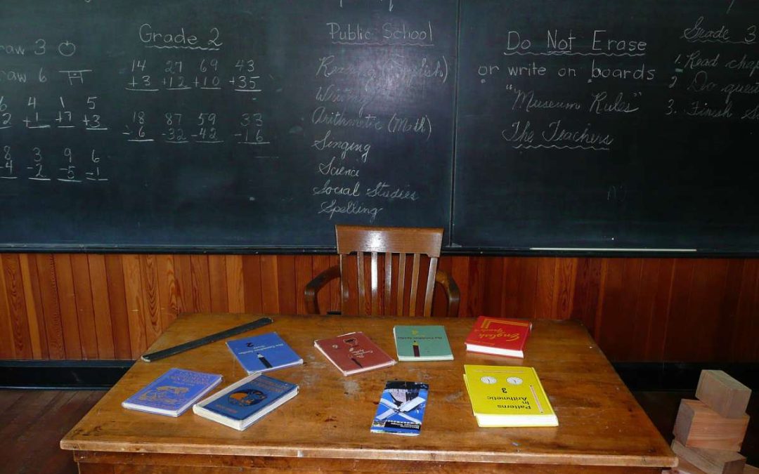 Часть литовских школ продолжают использовать запрещенные министром учебники по русскому языку